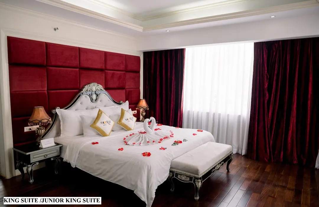 Moonlight Hotel Hue-1